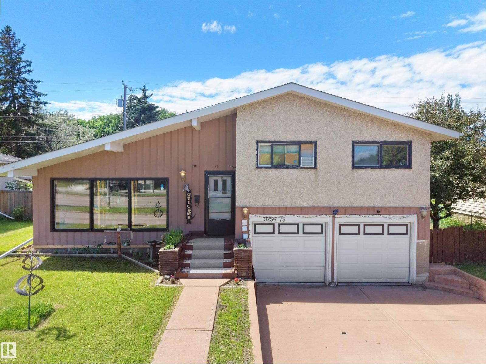 9256 75 ST NW - 1