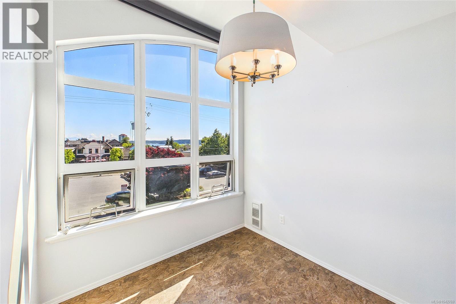#304 327 Prideaux St - 7
