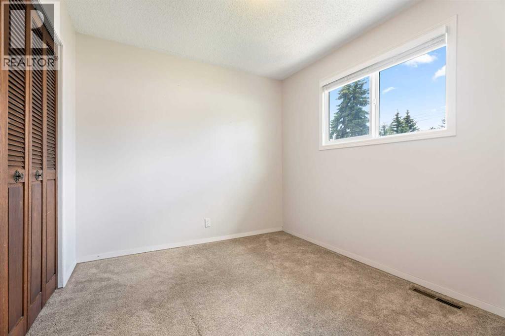 77 Winslow Crescent SW - 16