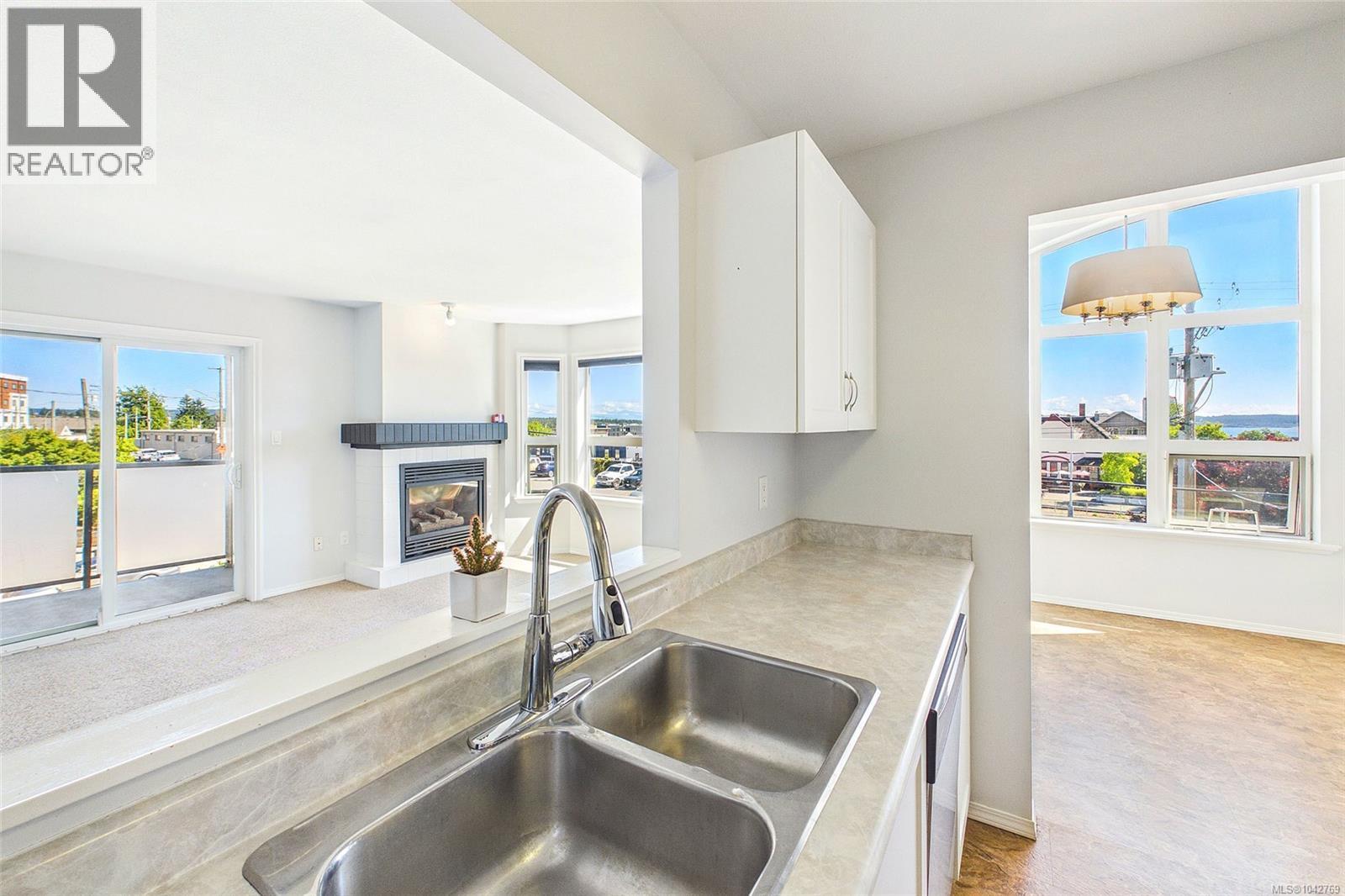 #304 327 Prideaux St - 16