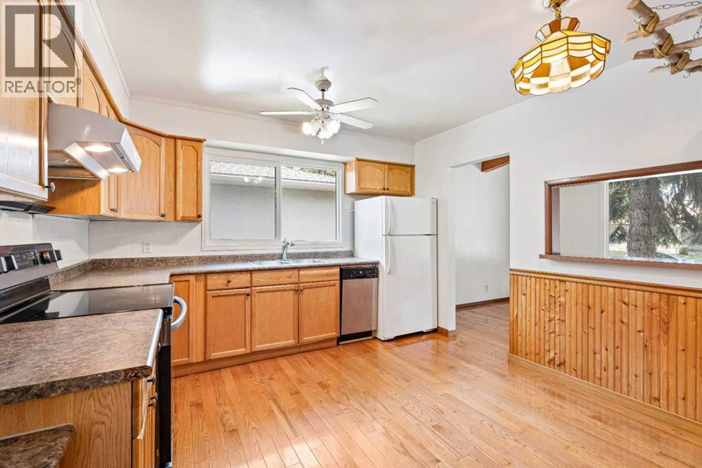 77 Winslow Crescent SW - 10
