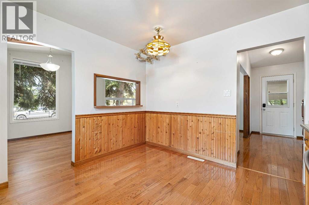 77 Winslow Crescent SW - 11