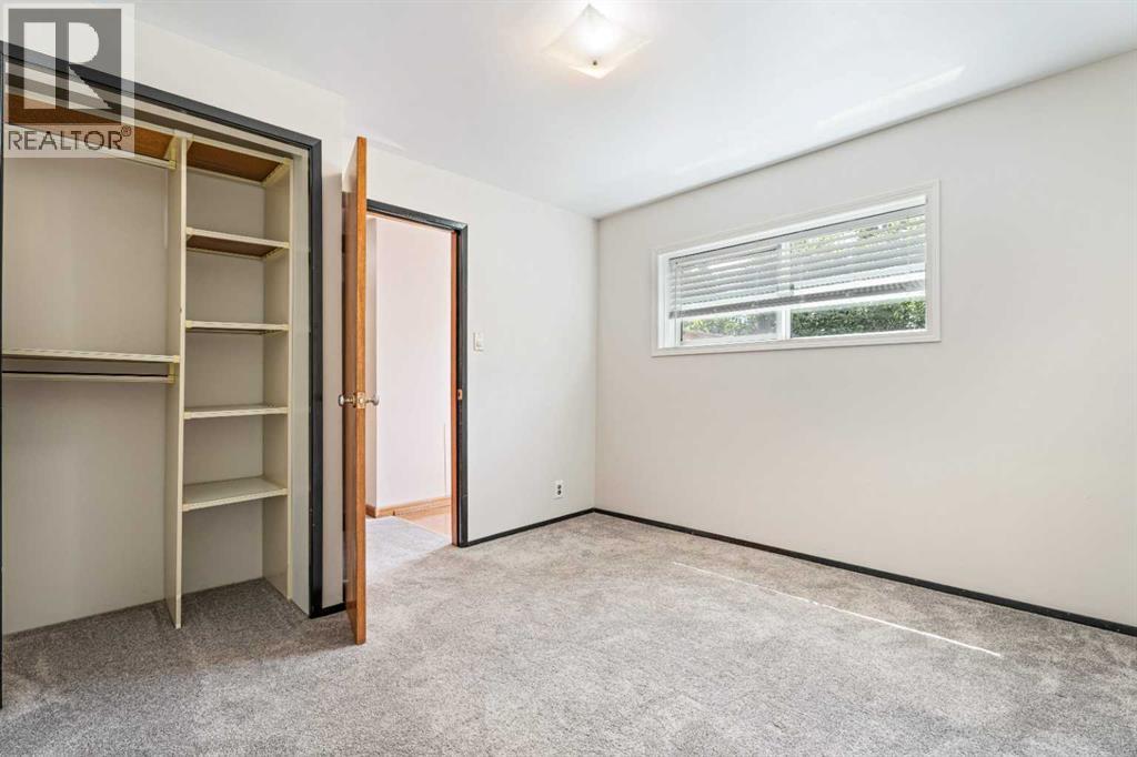77 Winslow Crescent SW - 24
