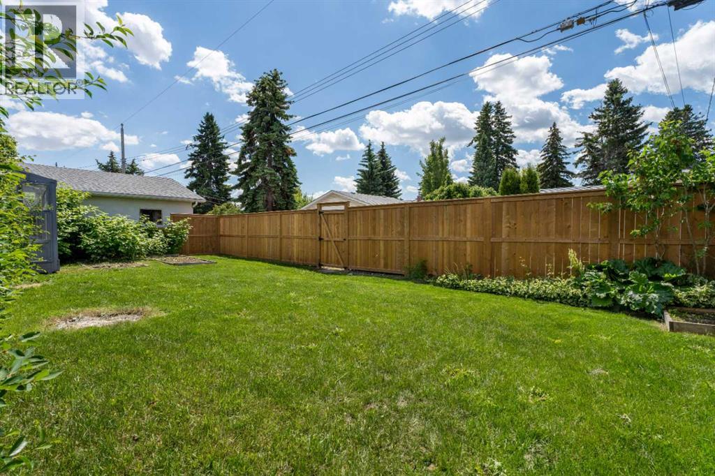 77 Winslow Crescent SW - 36