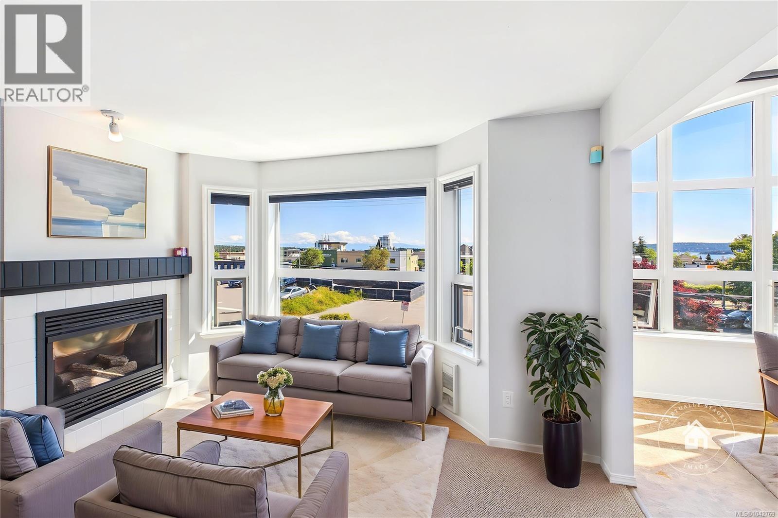 #304 327 Prideaux St - 4