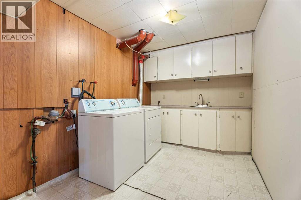 77 Winslow Crescent SW - 26