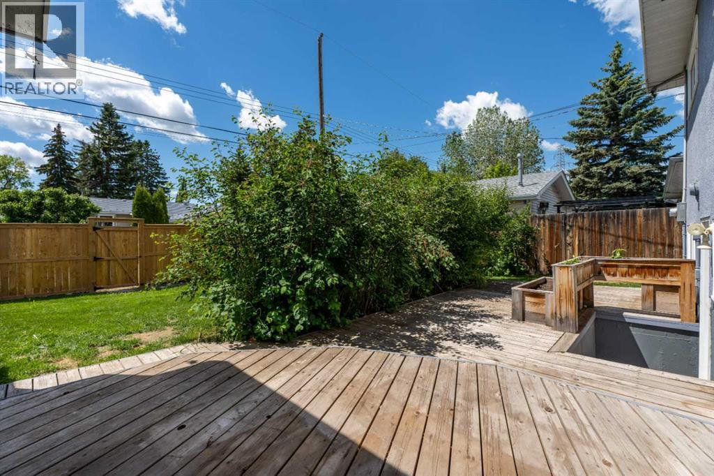 77 Winslow Crescent SW - 31