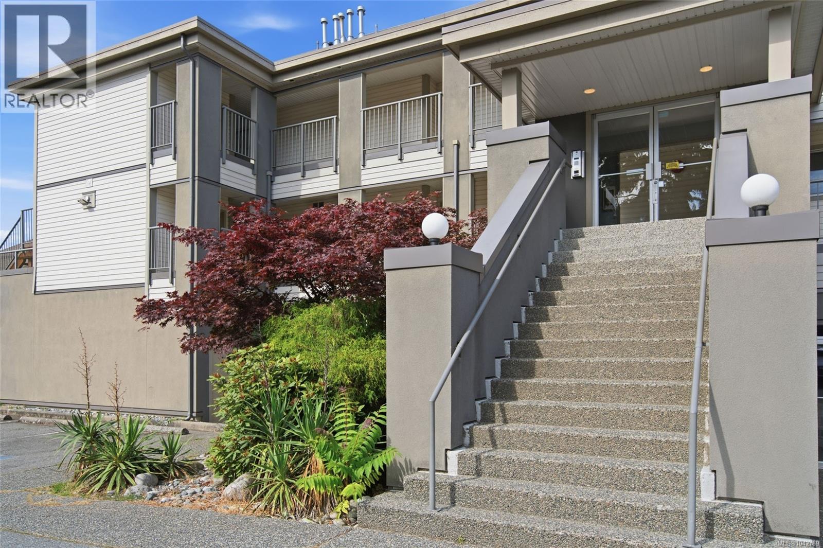 #304 327 Prideaux St - 36