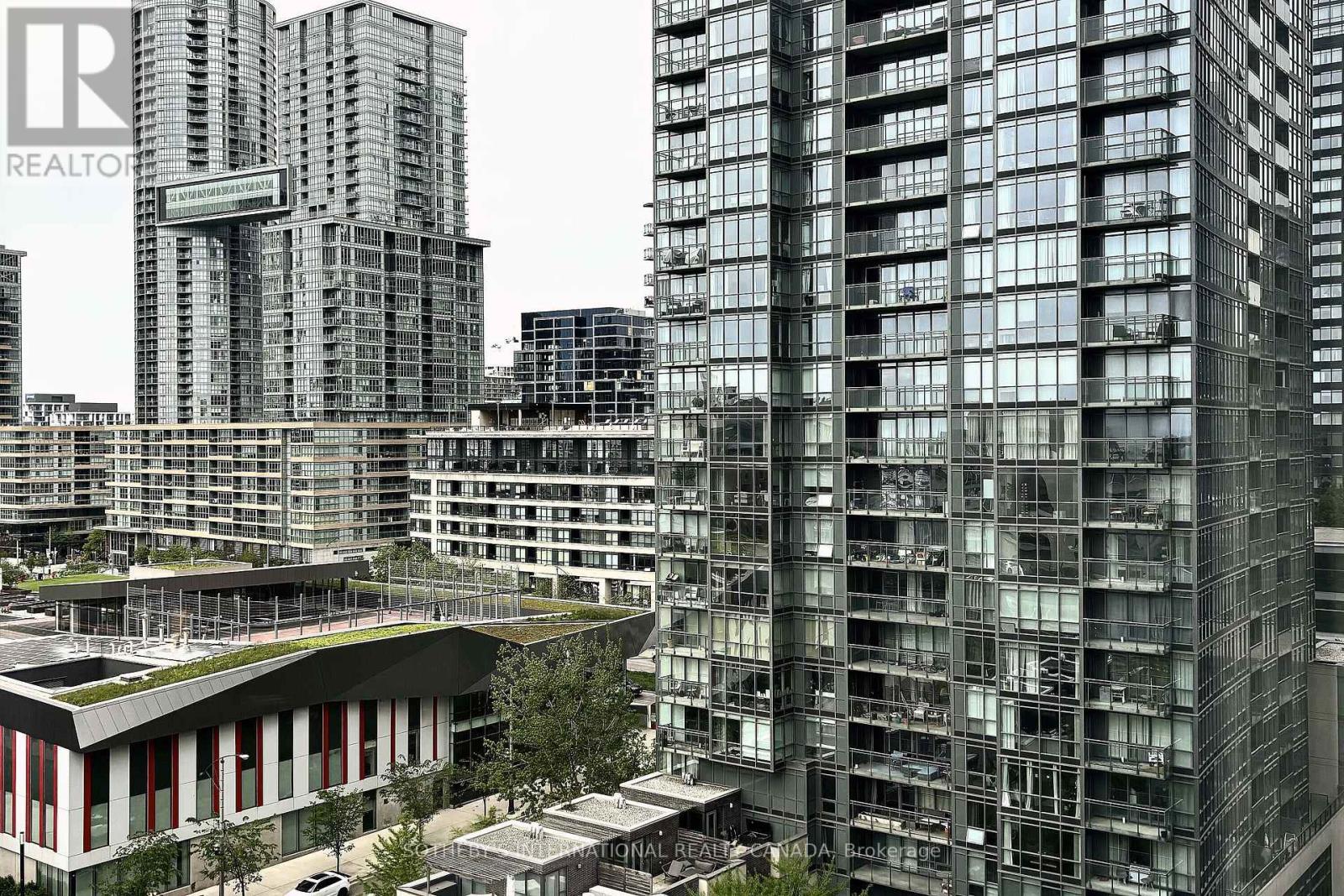 #1216 11 BRUNEL COURT - 13