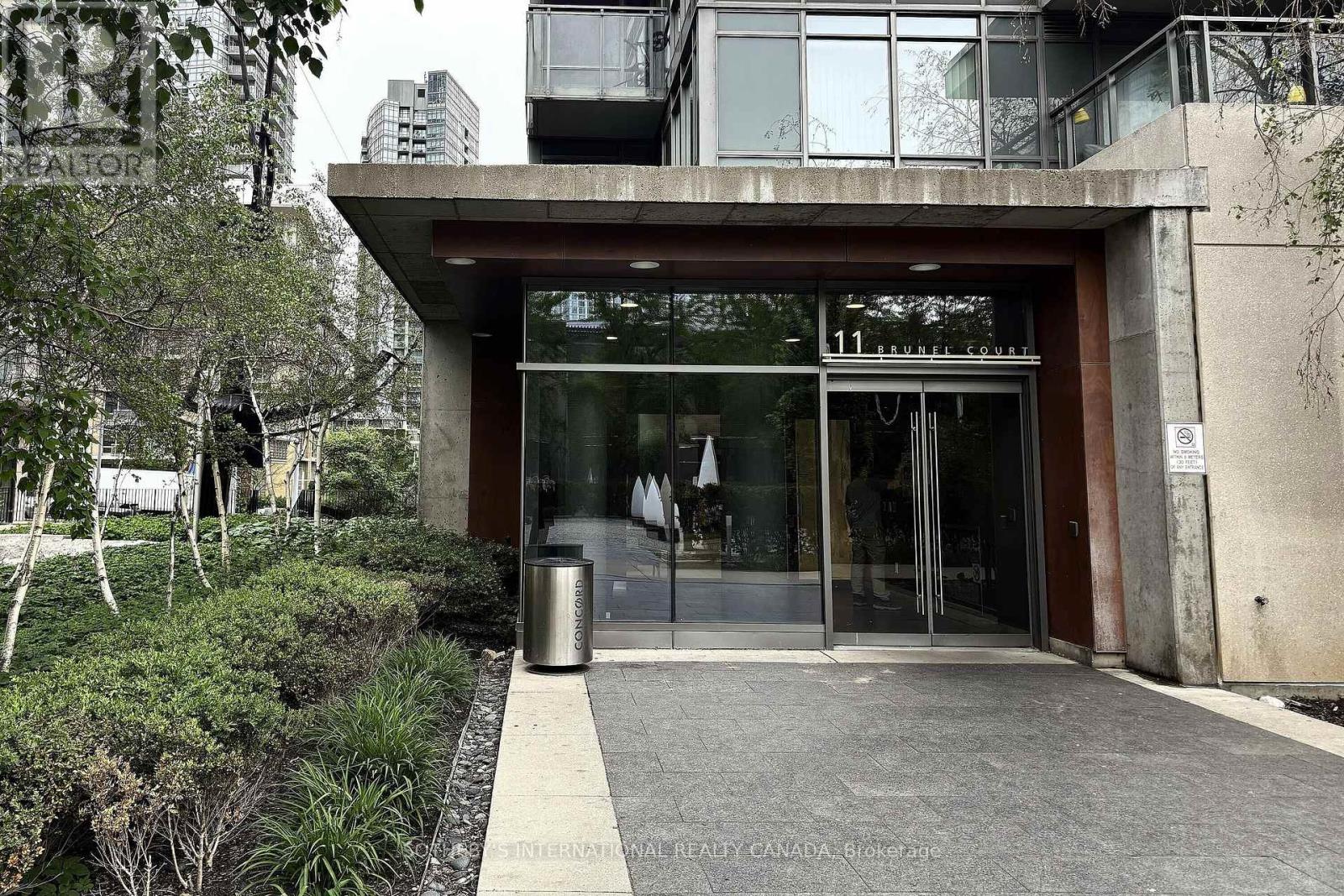 #1216 11 BRUNEL COURT - 15