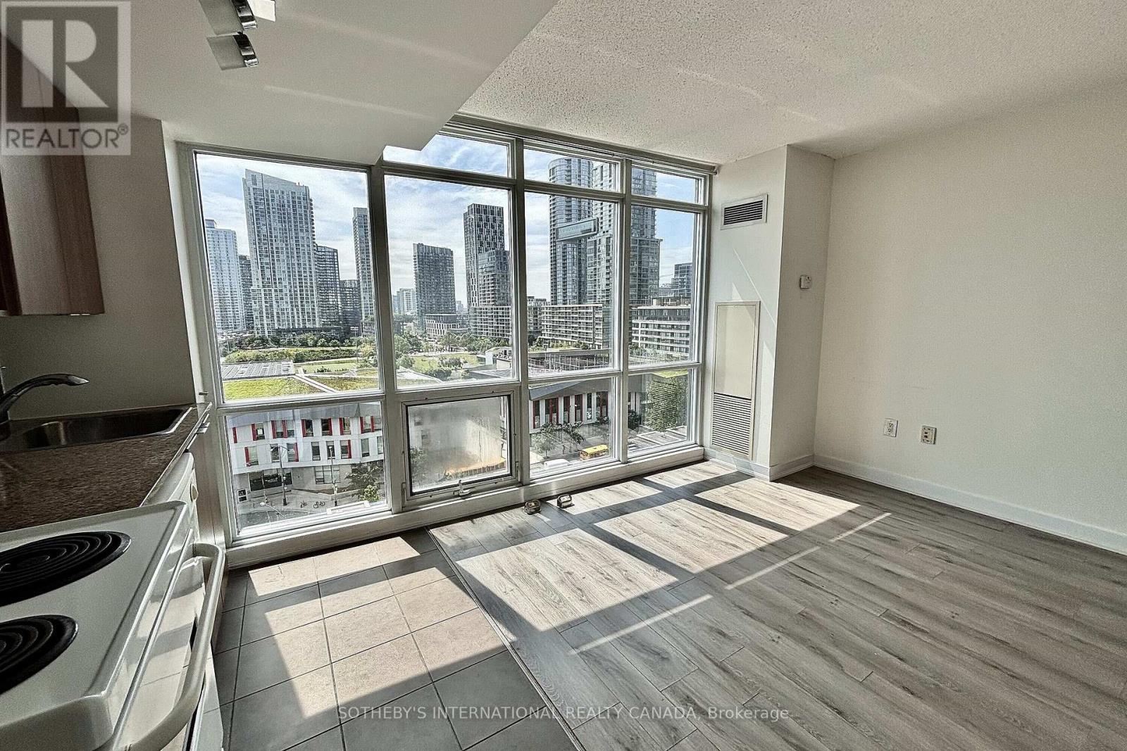 #1216 11 BRUNEL COURT - 27