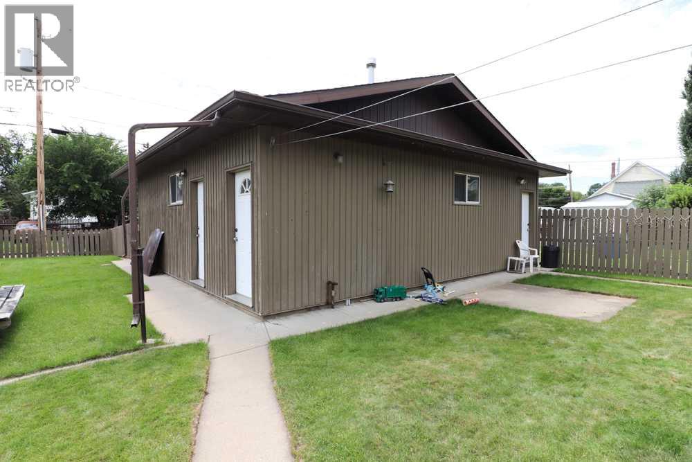 1145 & 1147 Yuill Street SE - 20