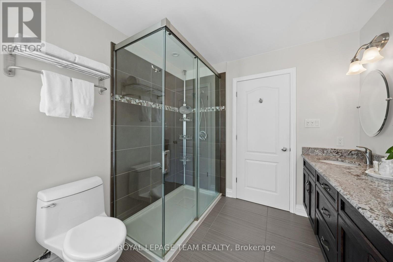 4 Bed, 3 Bath House for Sale in Ottawa – 22 HONEY GABLES DRIVE, Ottawa – MLS# X13545282 - Image 31