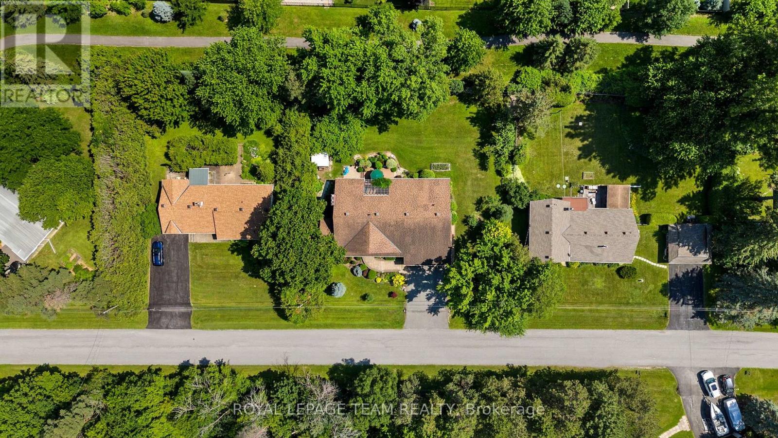 4 Bed, 3 Bath House for Sale in Ottawa – 22 HONEY GABLES DRIVE, Ottawa – MLS# X13545282 - Image 46