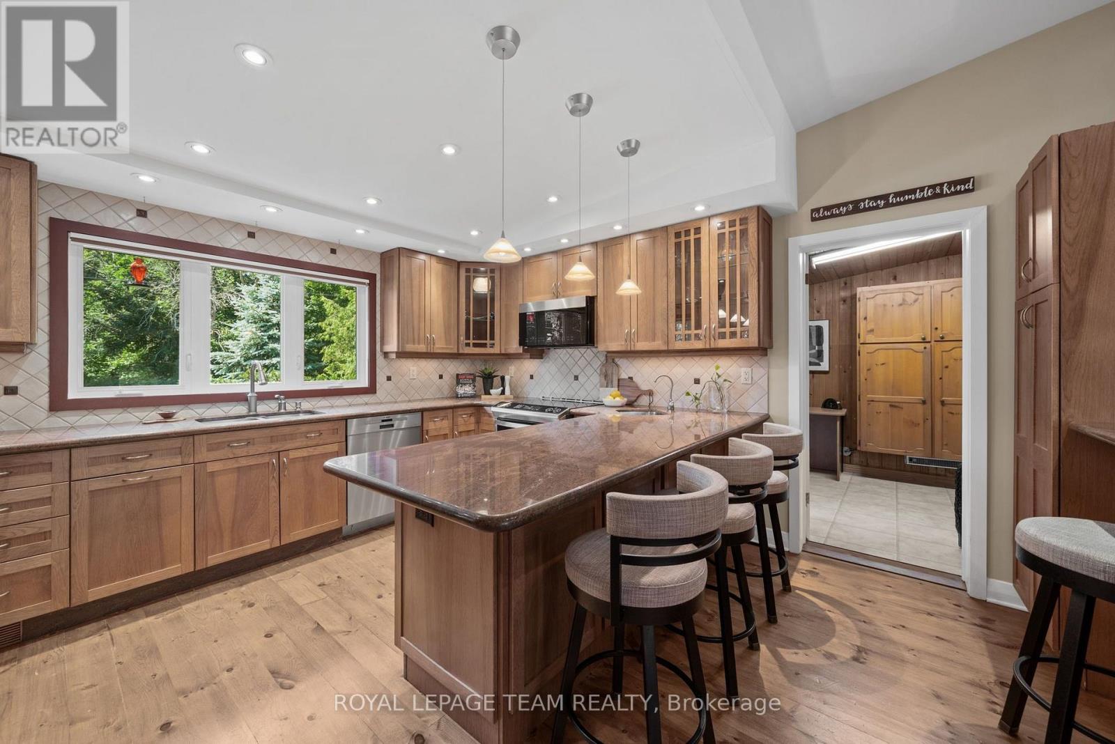 4 Bed, 3 Bath House for Sale in Ottawa – 22 HONEY GABLES DRIVE, Ottawa – MLS# X13545282 - Image 6