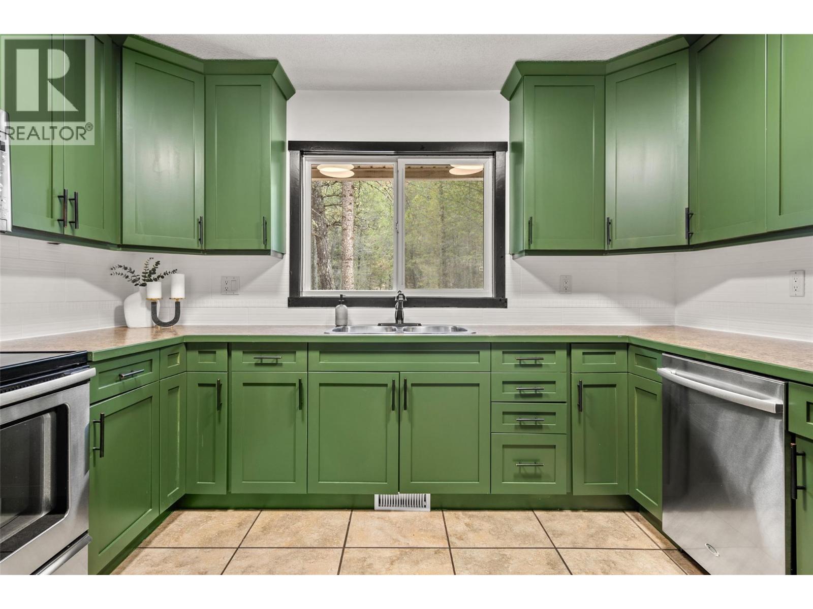 5375 DUTCH CREEK Road, Fairmont Hot Springs