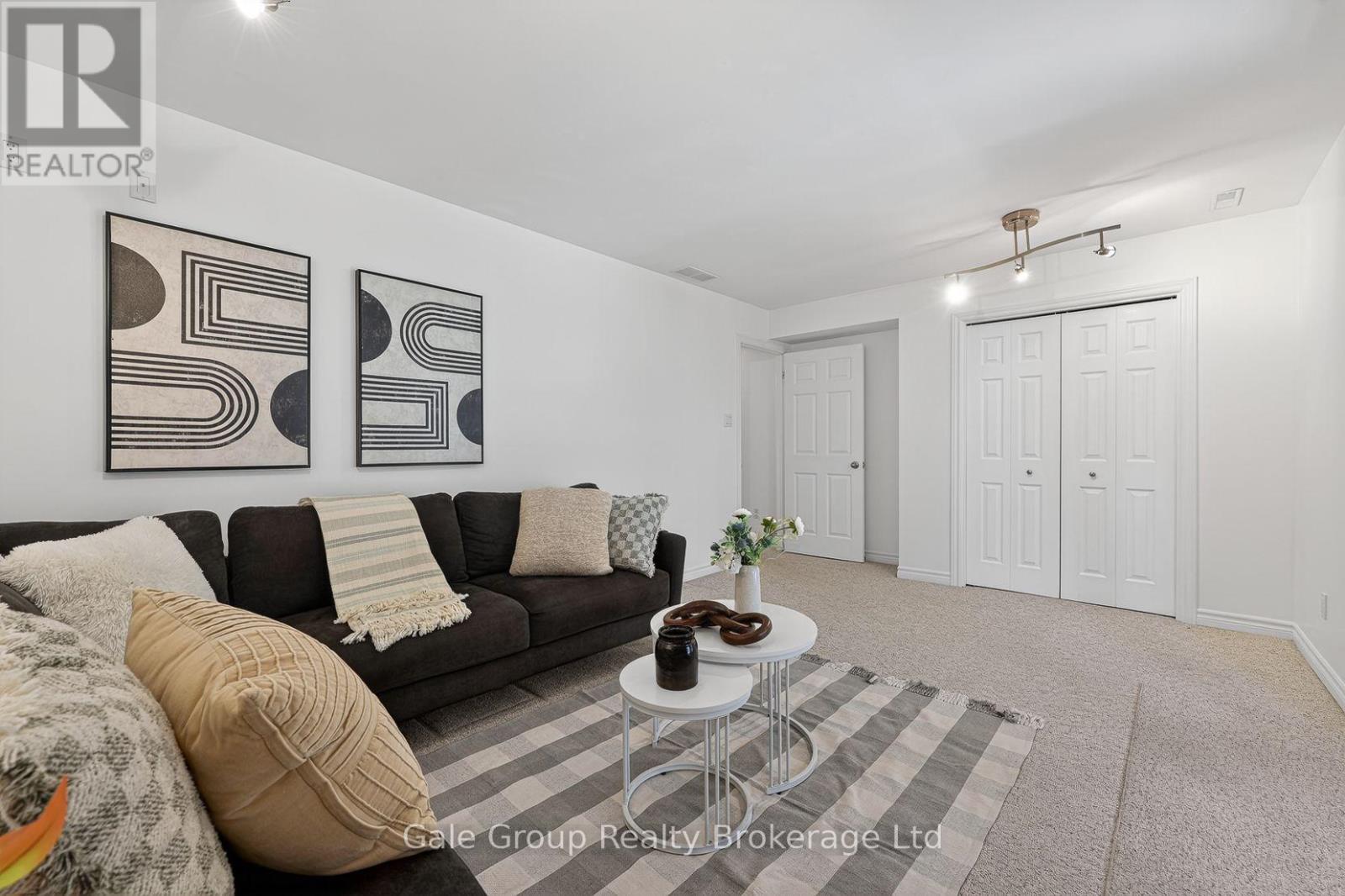 89 WOODVALE DRIVE - 27