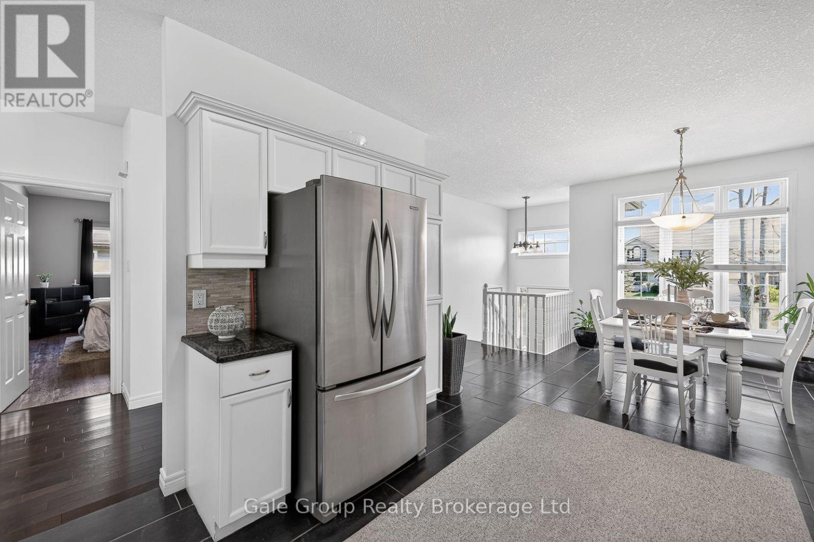 89 WOODVALE DRIVE - 9