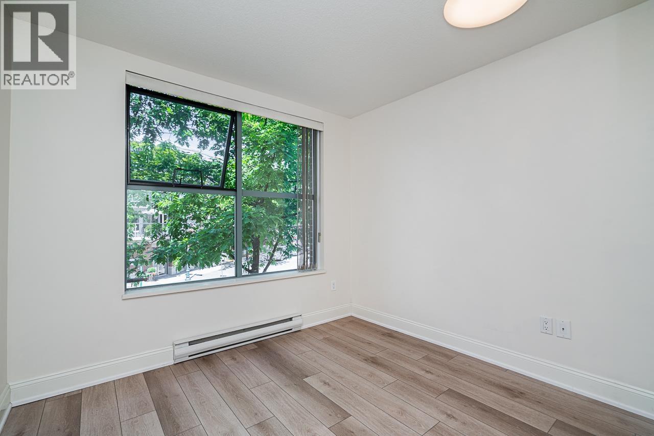 213 220 NEWPORT DRIVE, Port Moody