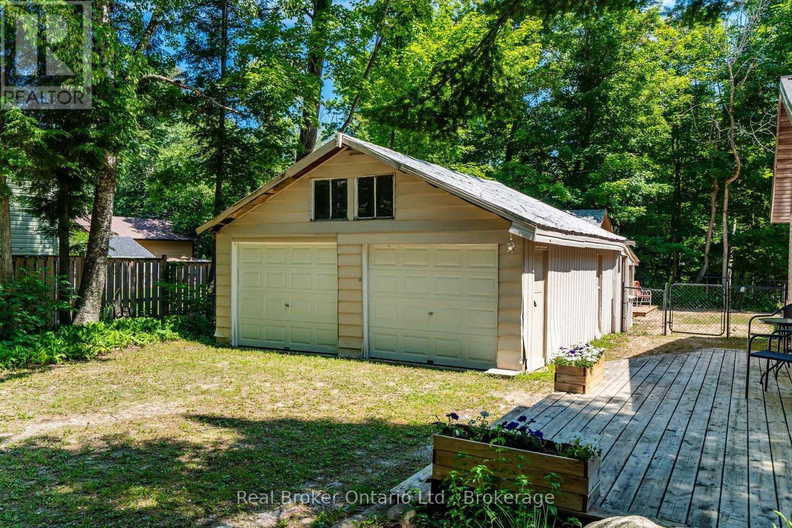2141 CHAMPLAIN ROAD - Image 16