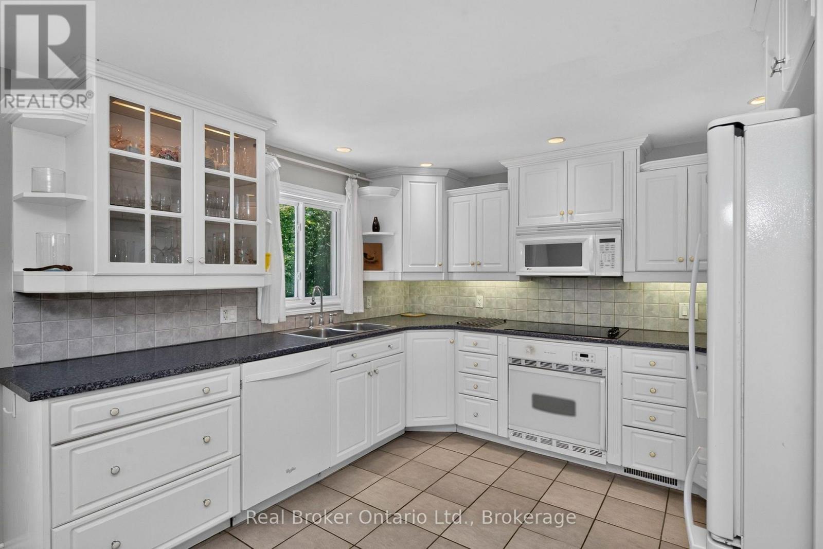 2141 CHAMPLAIN ROAD - Image 7