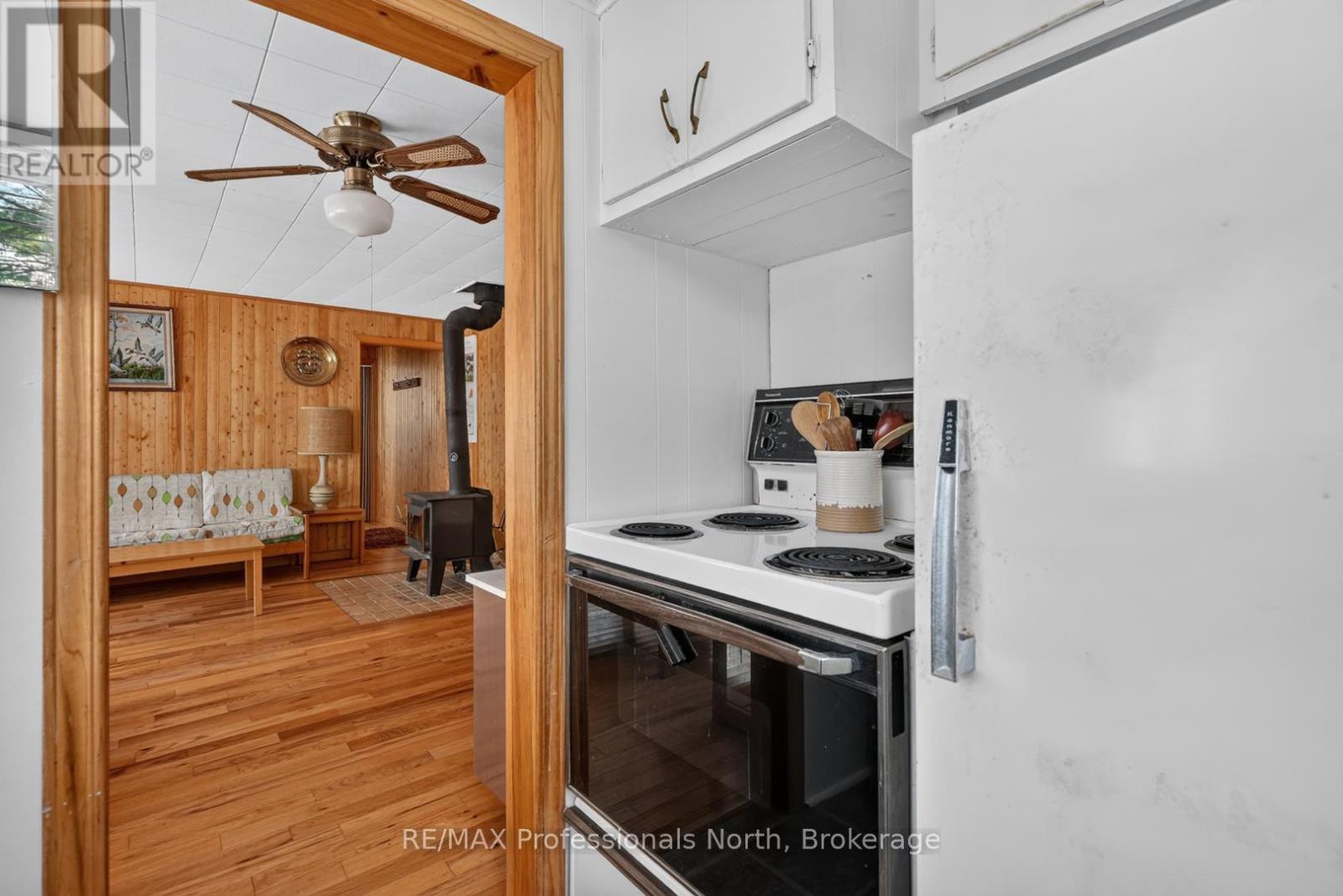 1032 GAZEBO LANE - 13