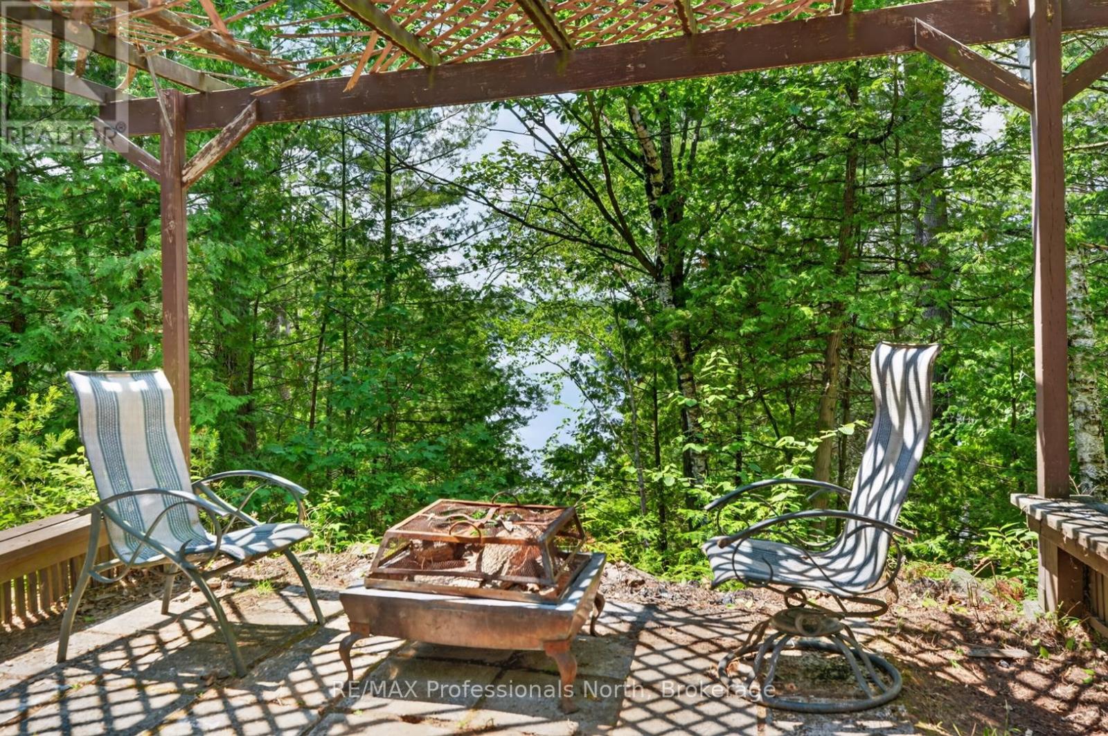 1032 GAZEBO LANE - 4