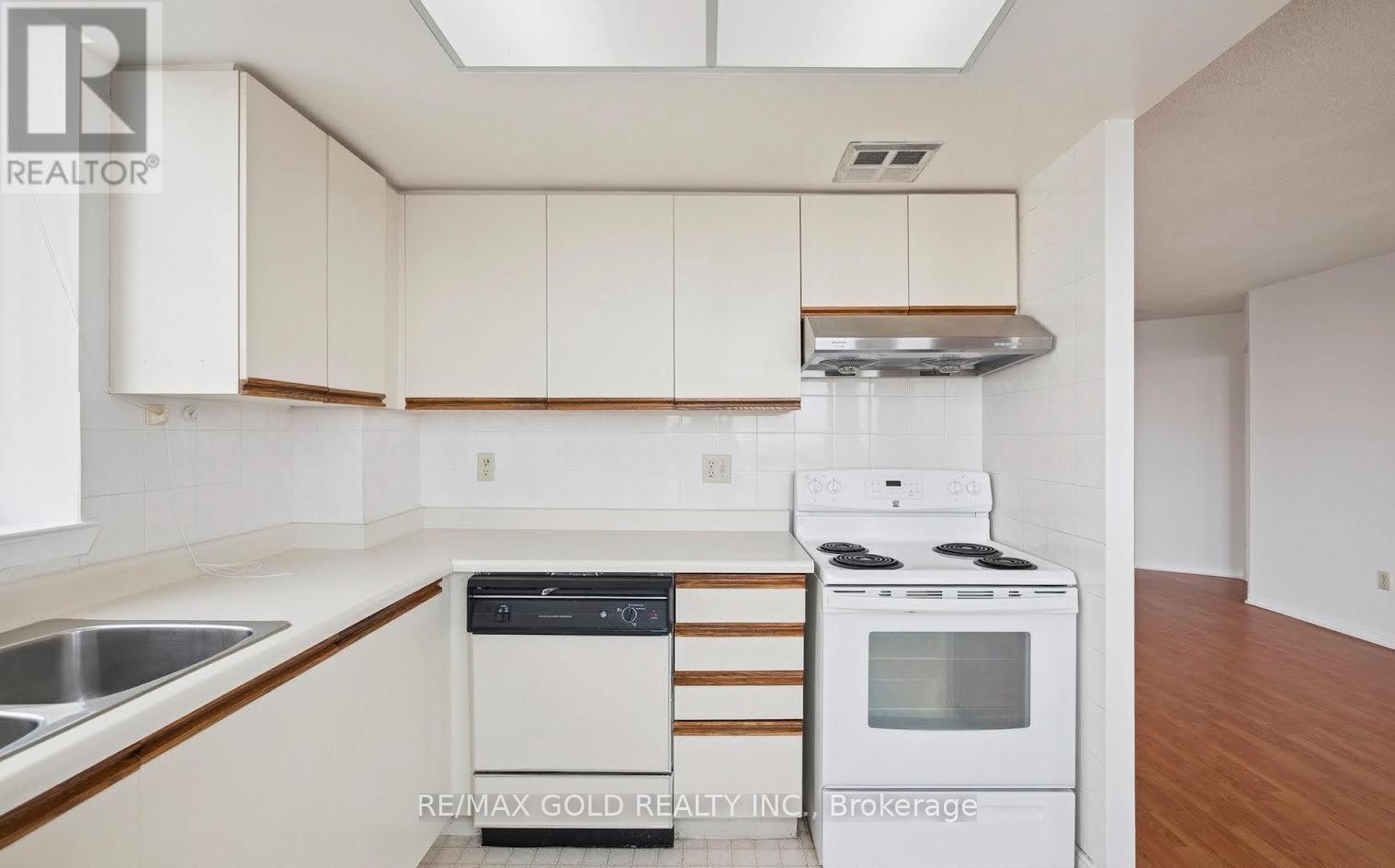 #1923 3 GREYSTONE WALK DRIVE - Image 12