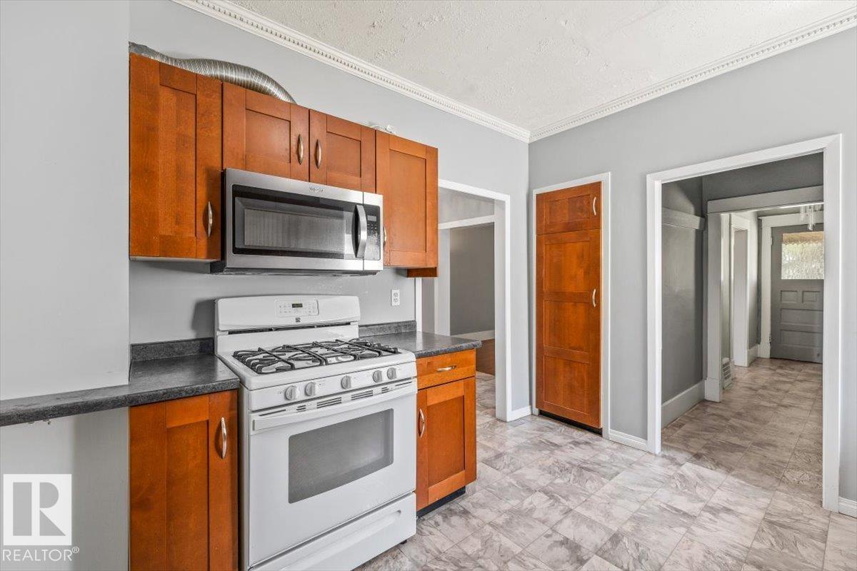 11408 81 ST NW - 14