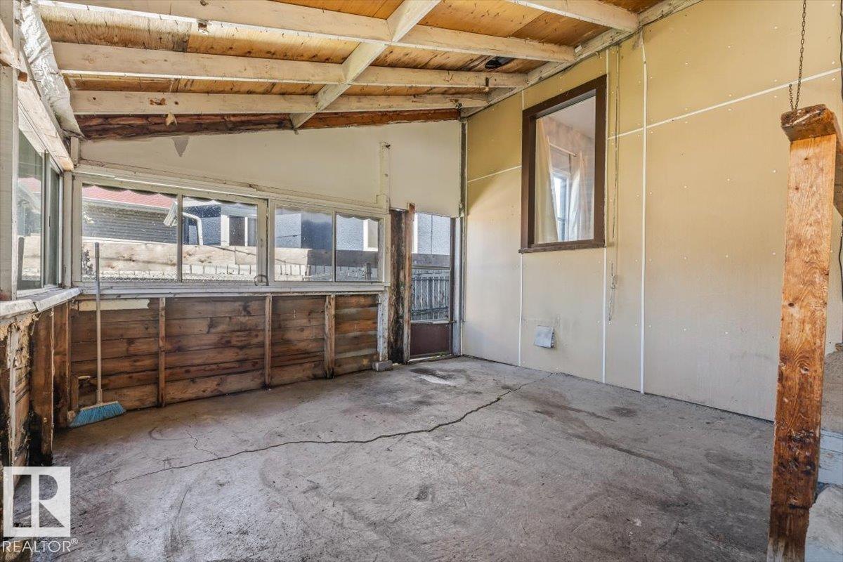 11408 81 ST NW - 21