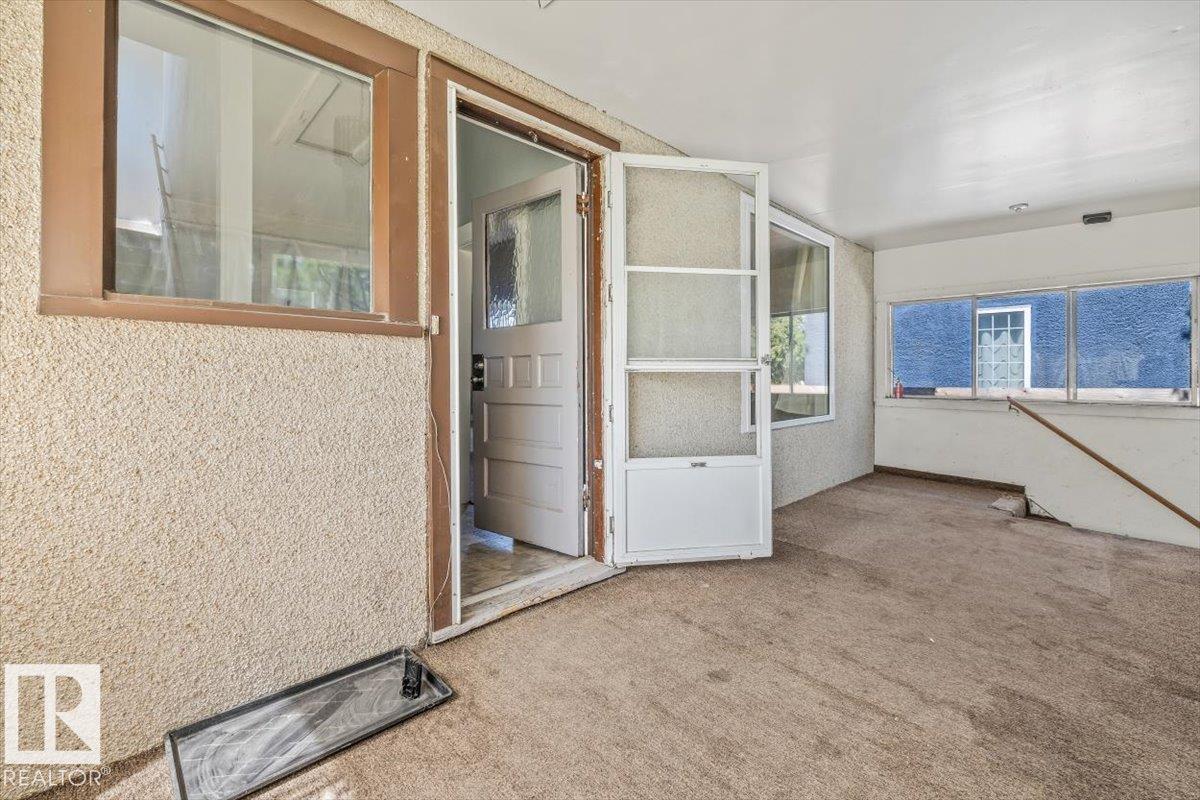 11408 81 ST NW - 23