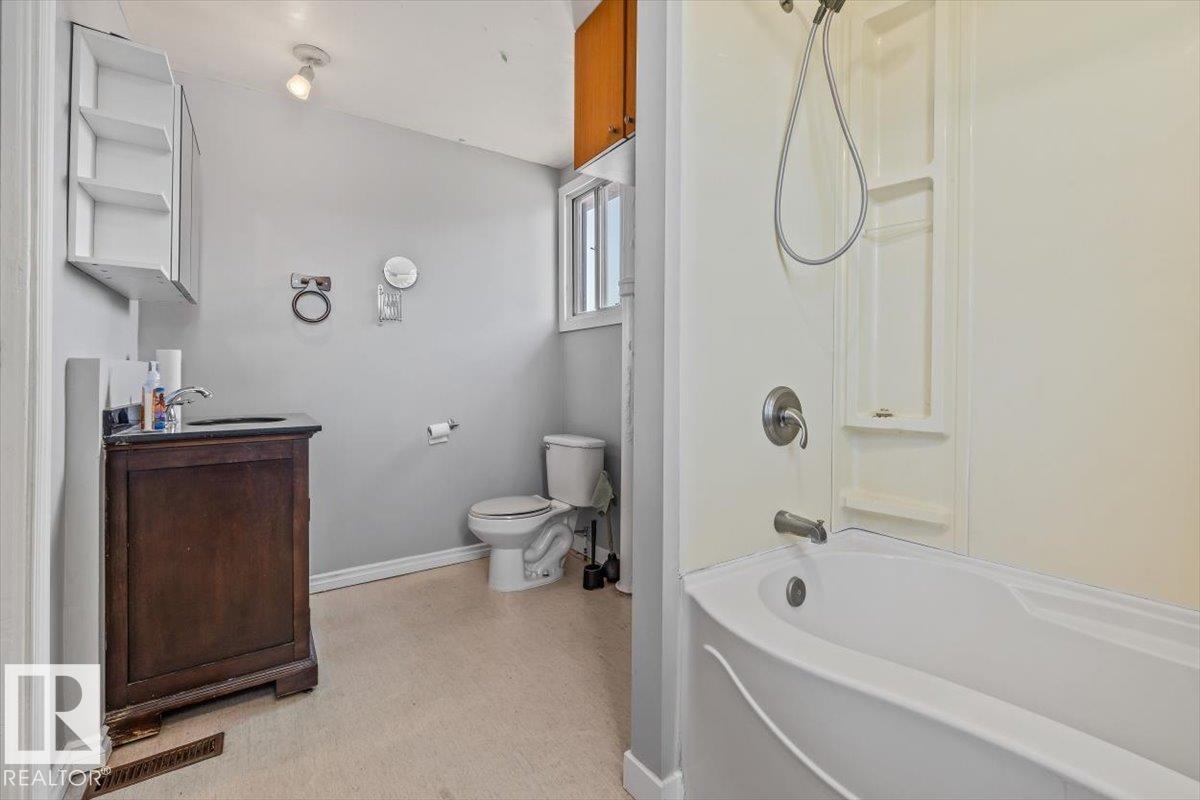11408 81 ST NW - 35