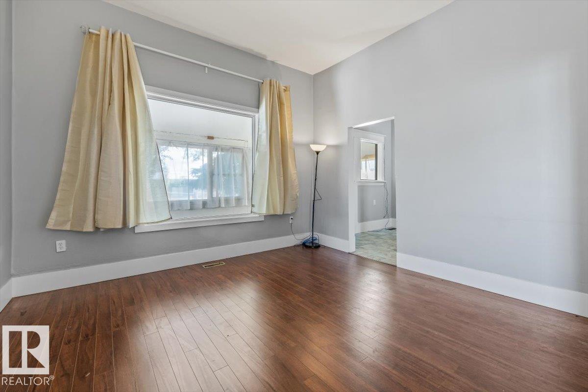 11408 81 ST NW - 5