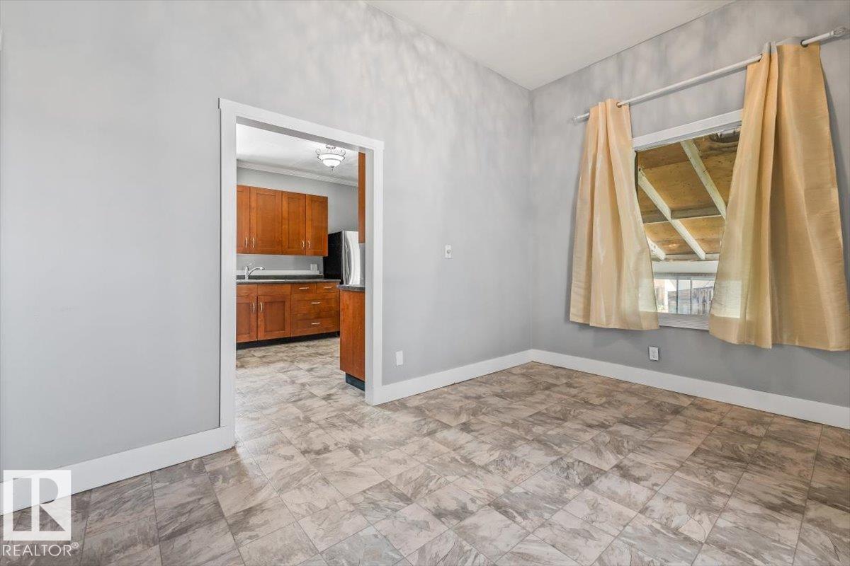 11408 81 ST NW - 9