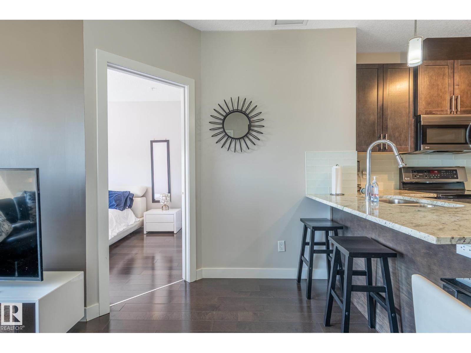 #305 5151 Windermere BV NW - 20