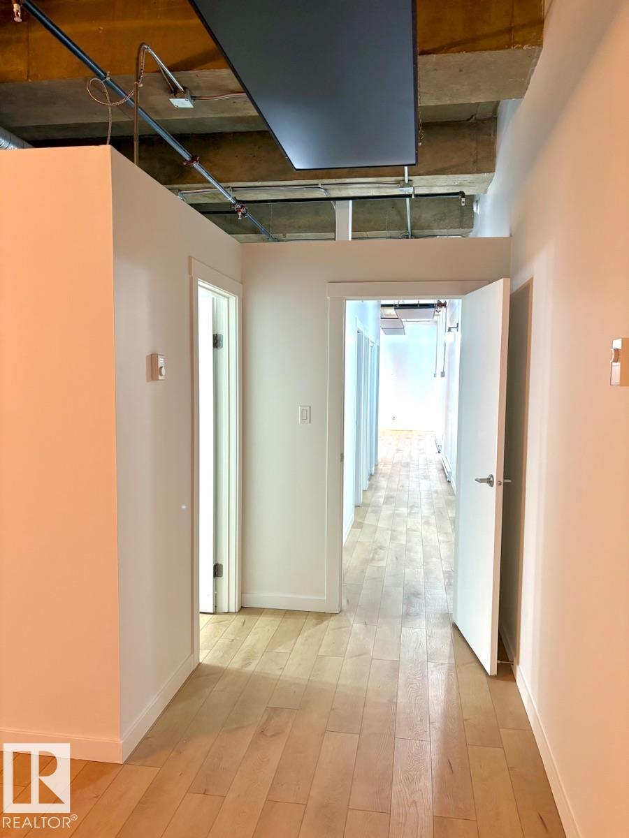 #206 10024 JASPER AV NW - 21