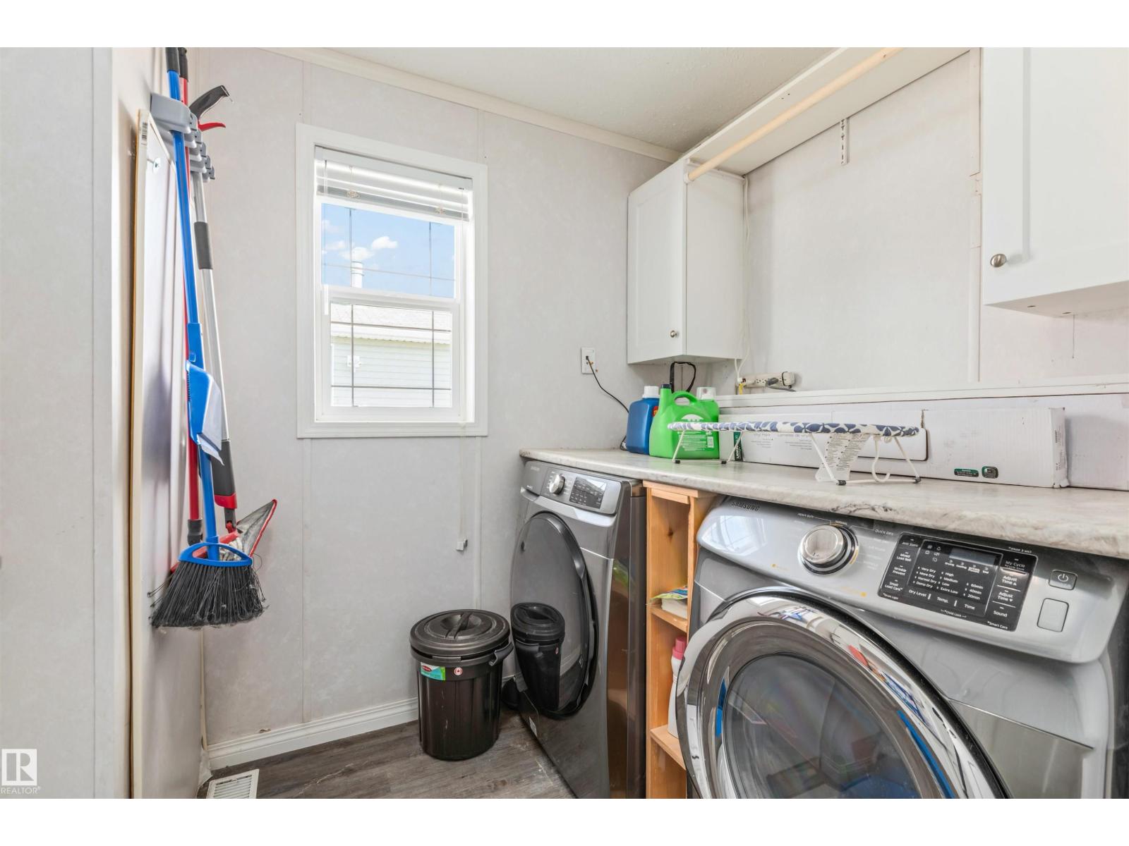 1172 Aspen DR W - 23