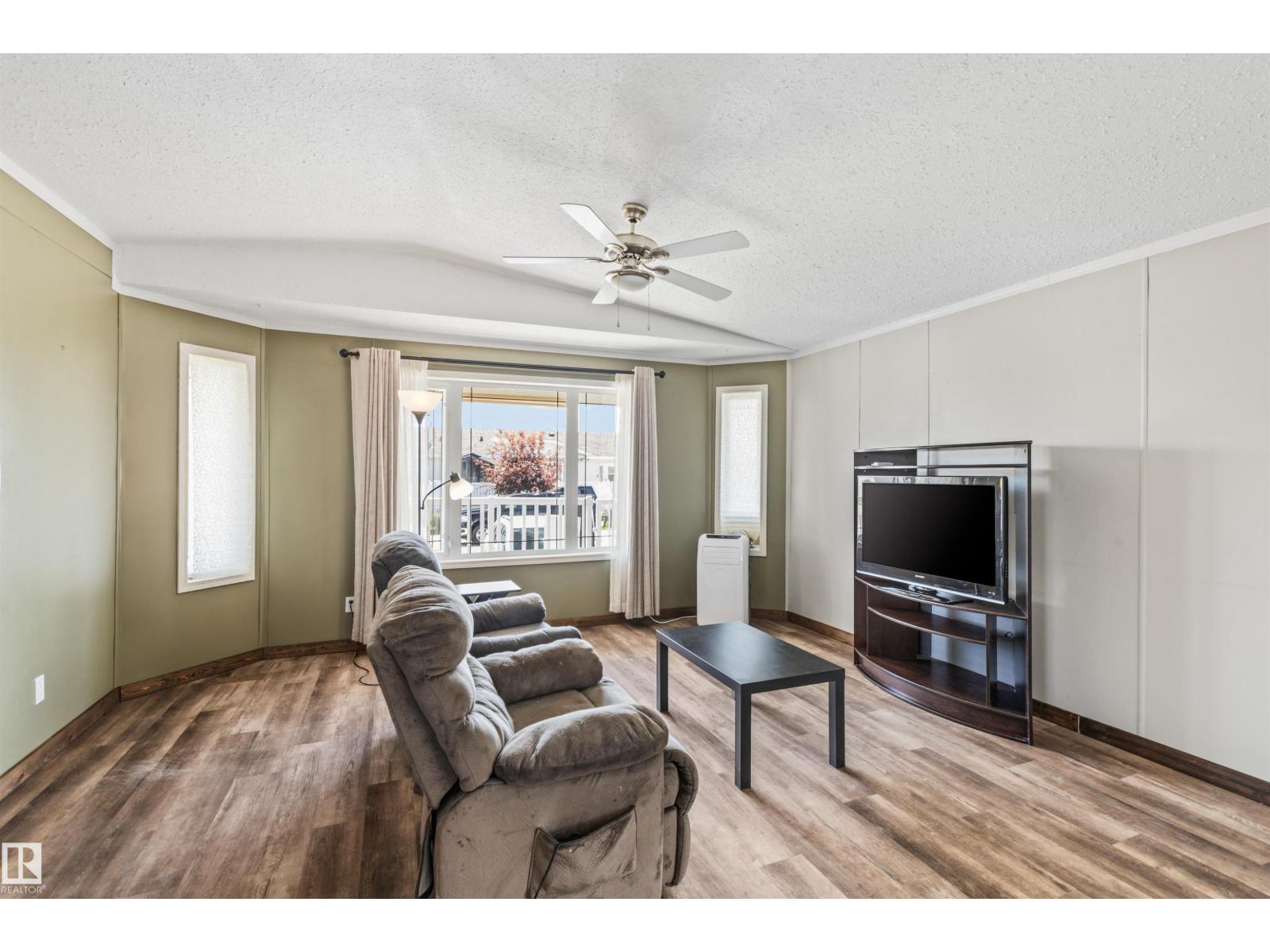 1172 Aspen DR W - 6