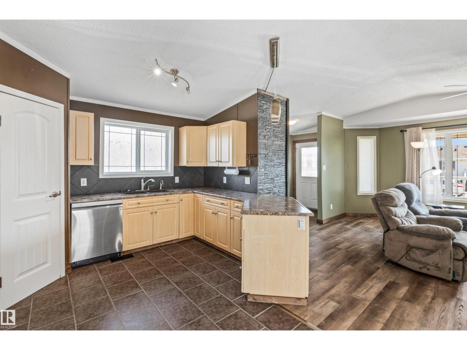 1172 Aspen DR W — photo 7