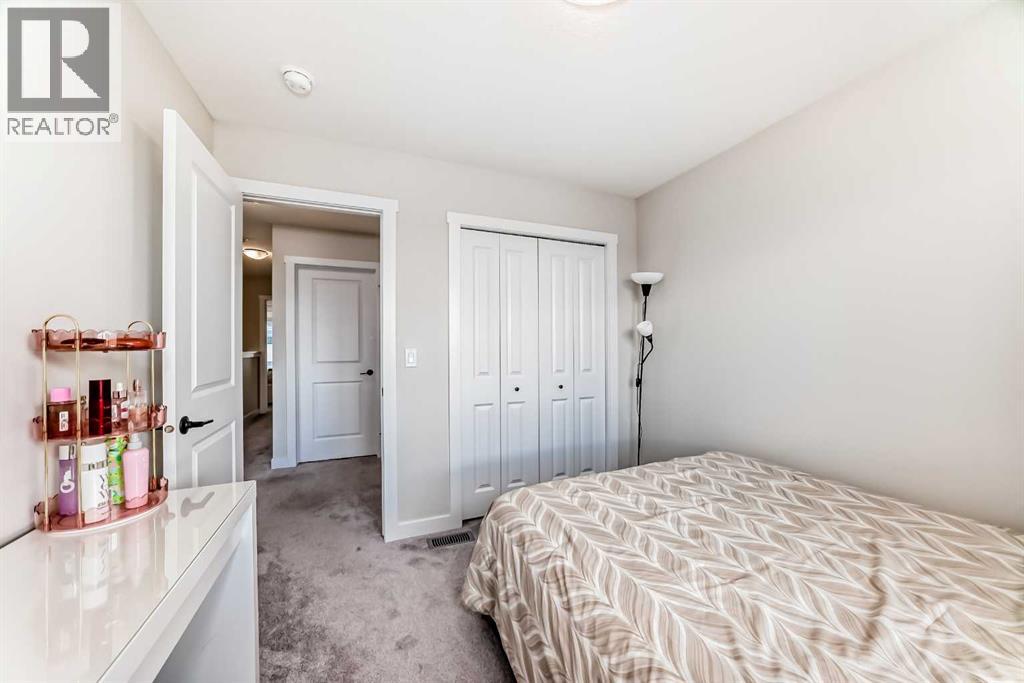 1104 Bayview Gardens SW - 33