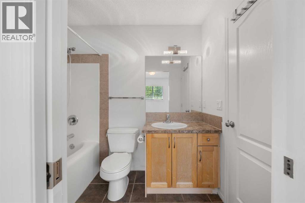 301 Strathaven Mews - 17
