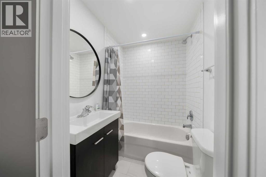 301 Strathaven Mews - 25