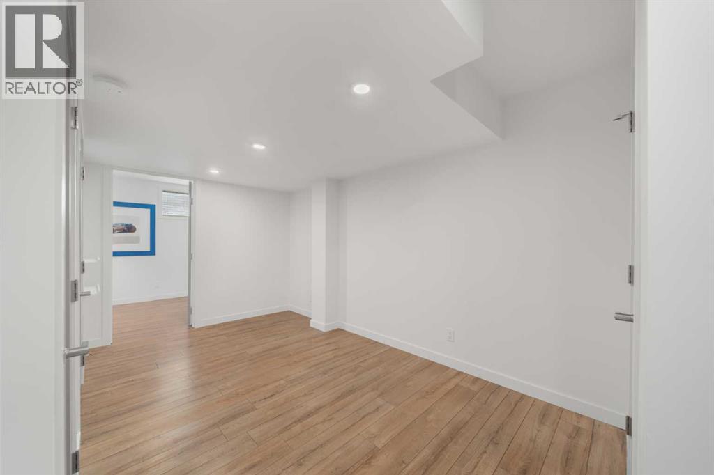 301 Strathaven Mews - 24