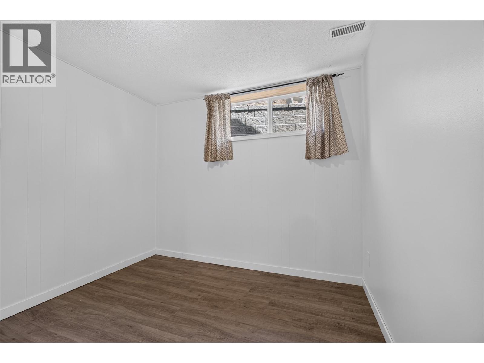 643 Hollydell Road, Kelowna