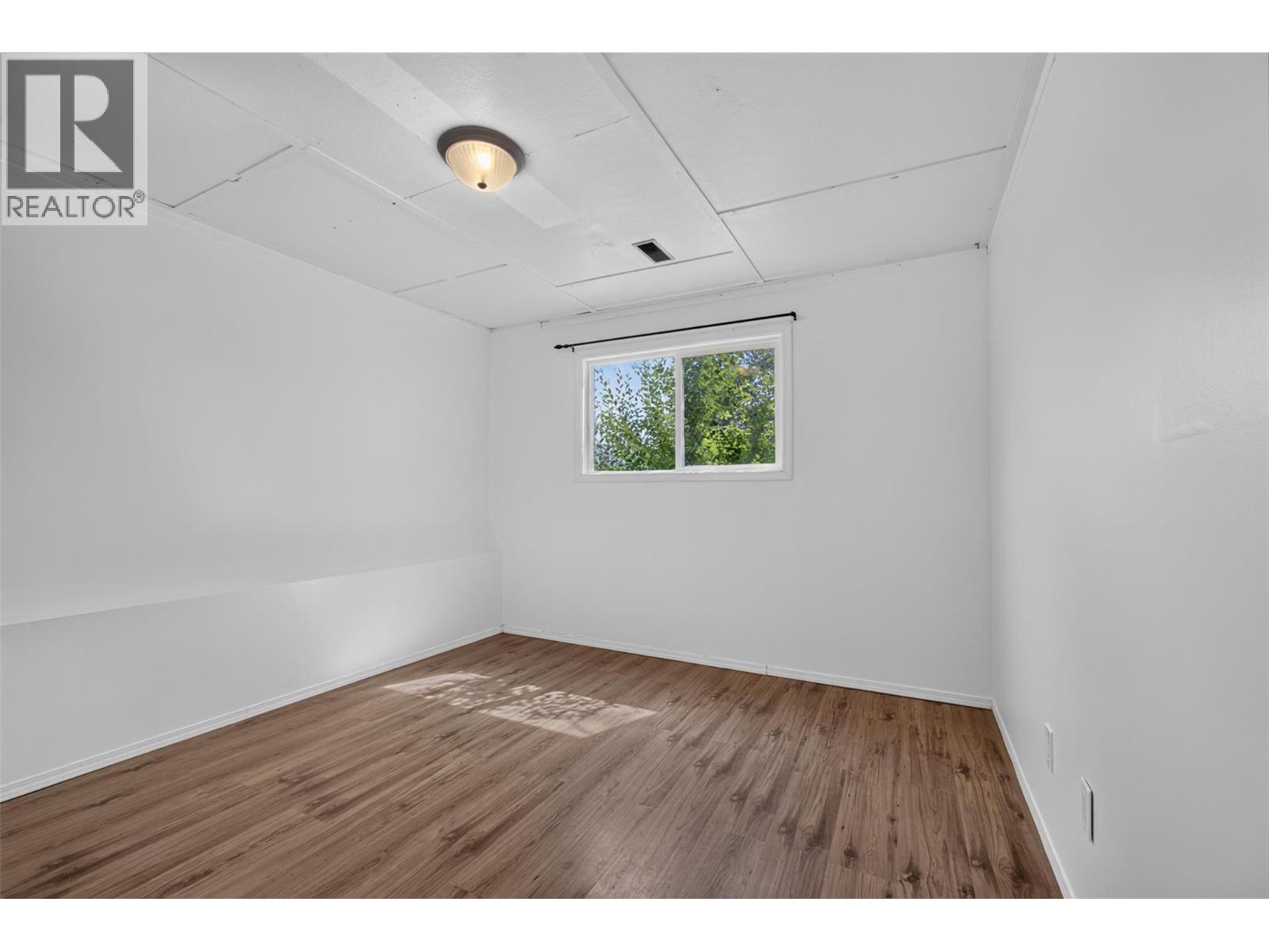 643 Hollydell Road, Kelowna