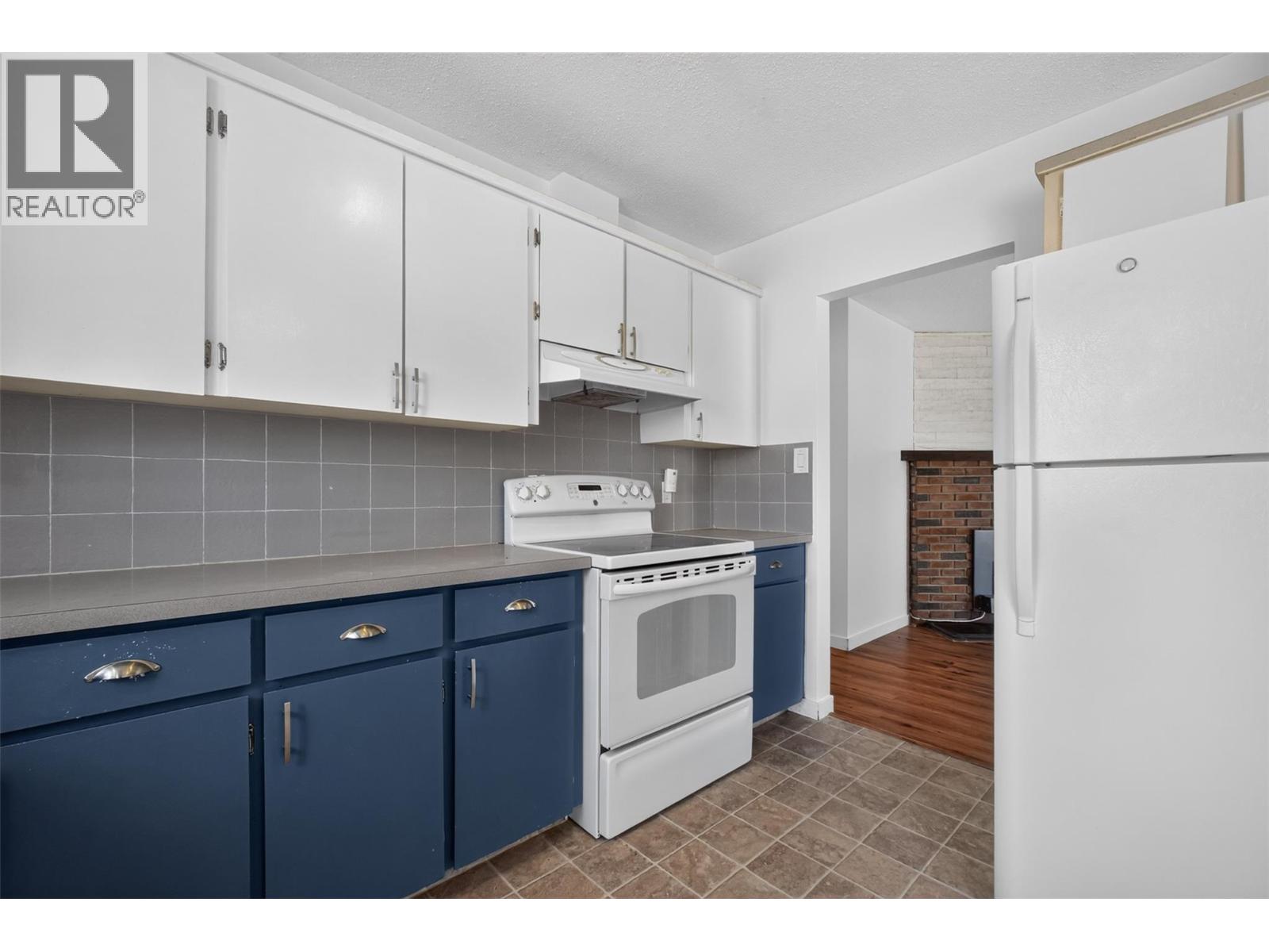 643 Hollydell Road, Kelowna