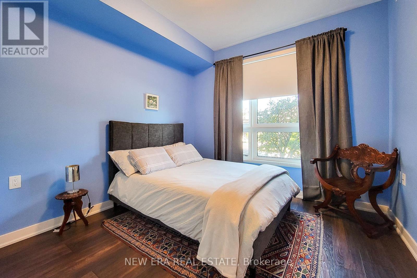 #212 320 PLAINS ROAD E - 18