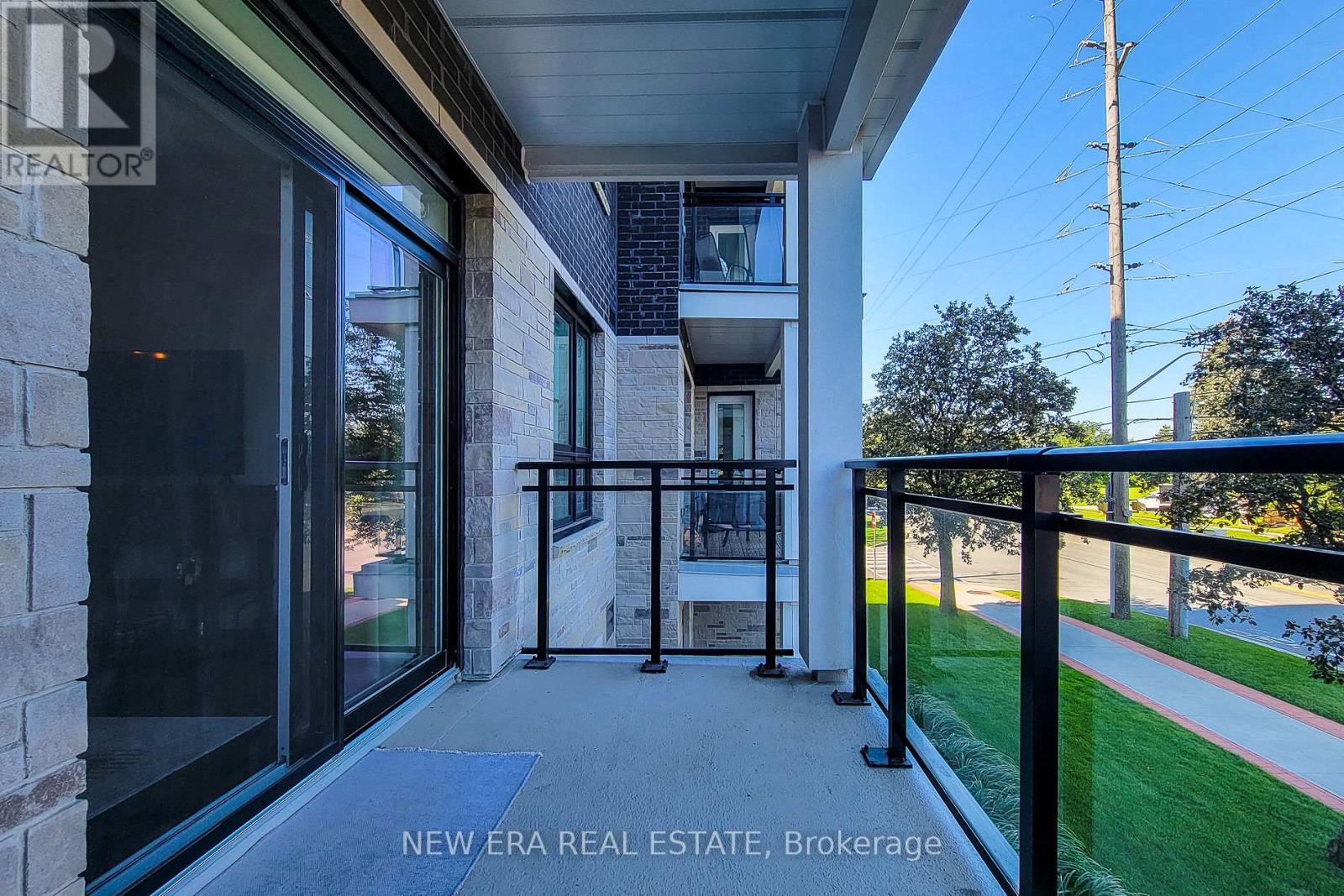 #212 320 PLAINS ROAD E - 28