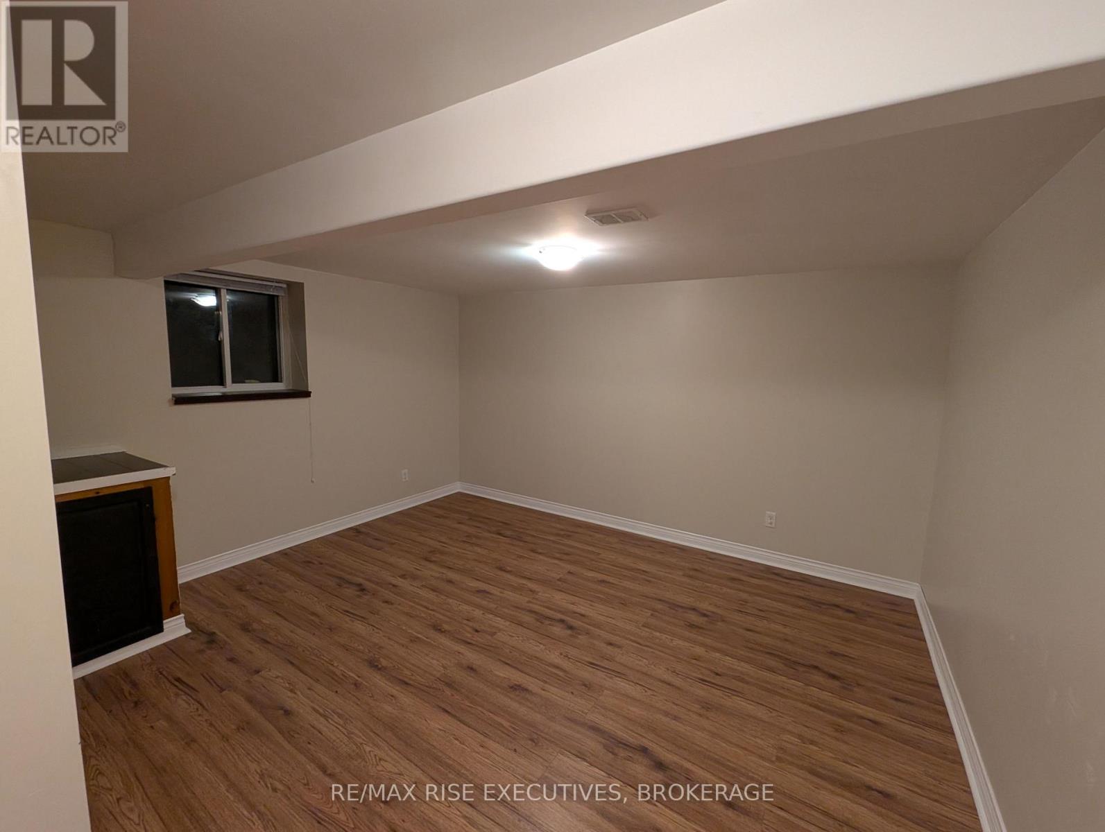 2405 RIDEAU FERRY ROAD - 33
