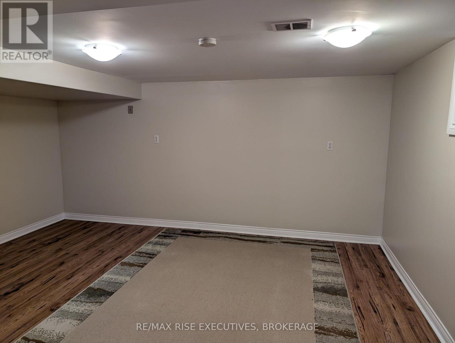 2405 RIDEAU FERRY ROAD - 35